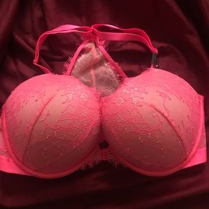 NEVER WORN VS BOMBSHELL PUSH-UP BRA